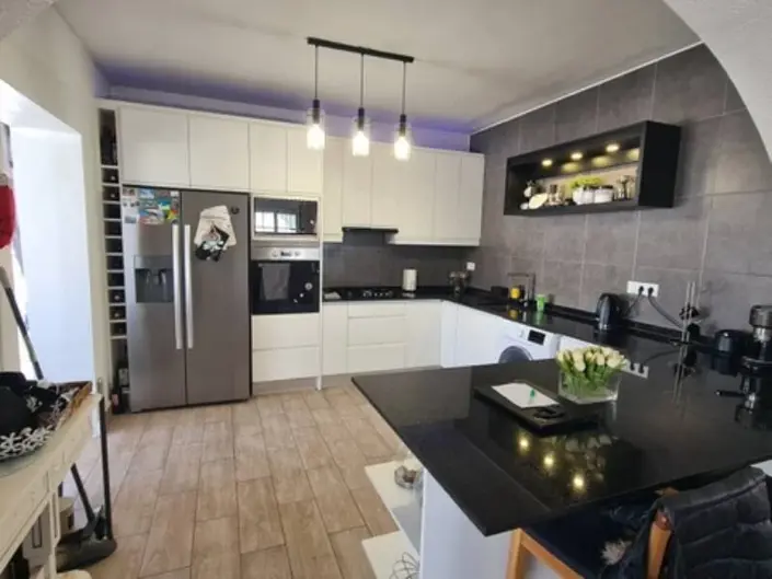 Image No.8-6 Bed Villa / Detached for sale