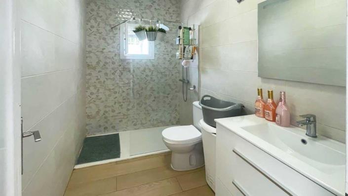 Image No.20-5 Bed Villa / Detached for sale