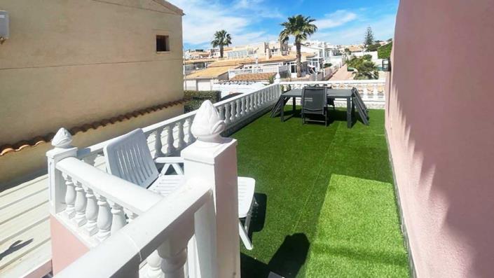 Image No.26-5 Bed Villa / Detached for sale