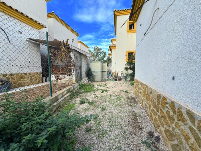 Image No.19-3 Bed Semi-Detached for sale