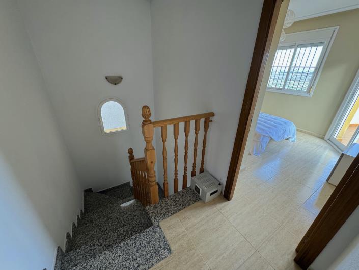 Image No.17-3 Bed Semi-Detached for sale