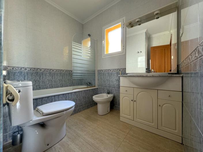 Image No.15-3 Bed Semi-Detached for sale