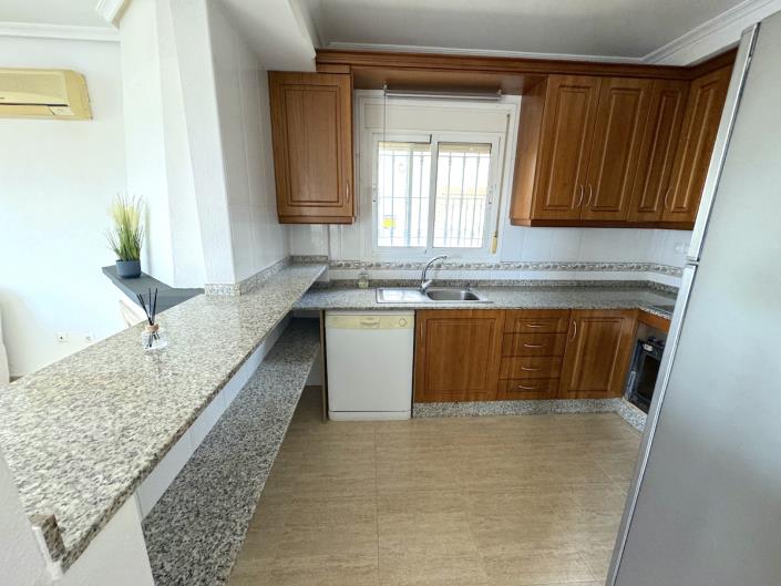 Image No.9-3 Bed Semi-Detached for sale