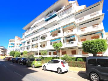 49140_stylish_one_bedroom_apartment_with_sea_views_110925135236_img_6875