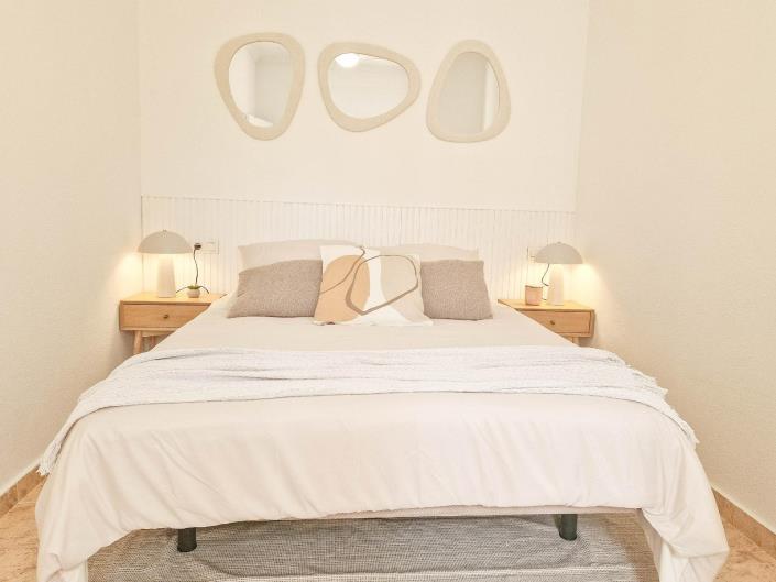 Image No.18-2 Bed Townhouse for sale