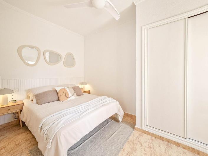 Image No.19-2 Bed Townhouse for sale