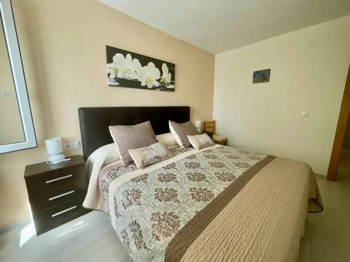 Image No.17-3 Bed Apartment for sale