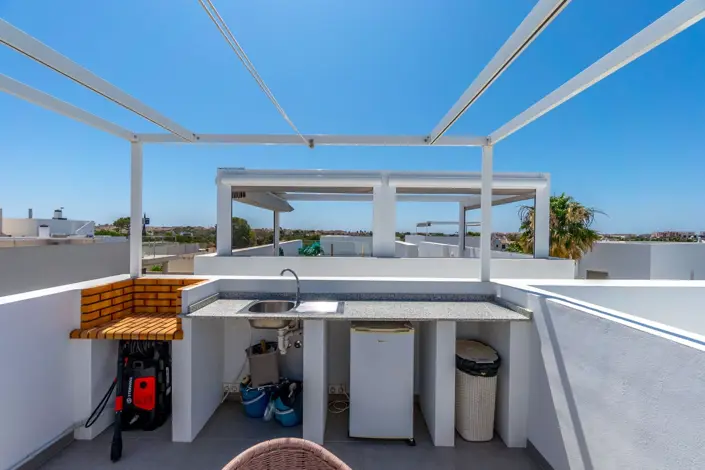 Image No.16-3 Bed Villa / Detached for sale