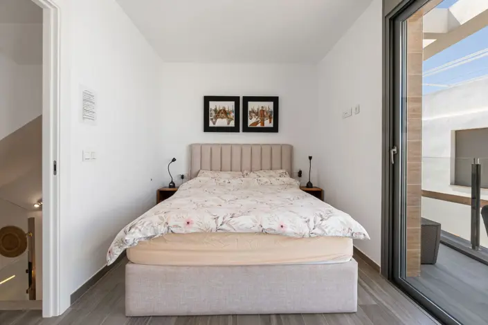 Image No.13-3 Bed Villa / Detached for sale