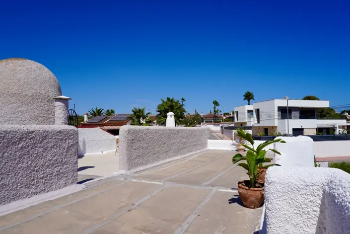 Image No.29-5 Bed Villa / Detached for sale