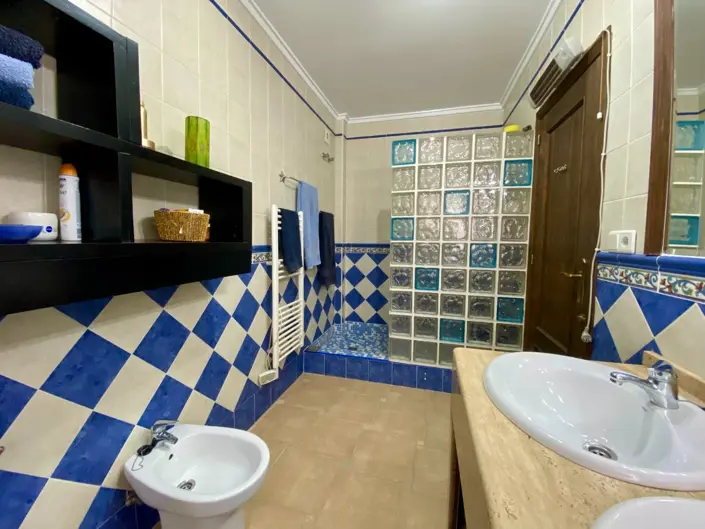 Image No.32-3 Bed Villa / Detached for sale