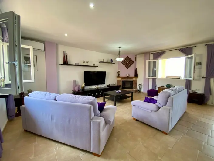 Image No.13-3 Bed Villa / Detached for sale