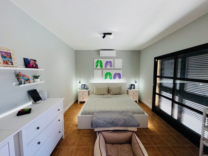 Image No.17-3 Bed Property for sale