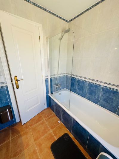 Image No.20-3 Bed Property for sale