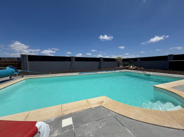 Image No.2-3 Bed Property for sale