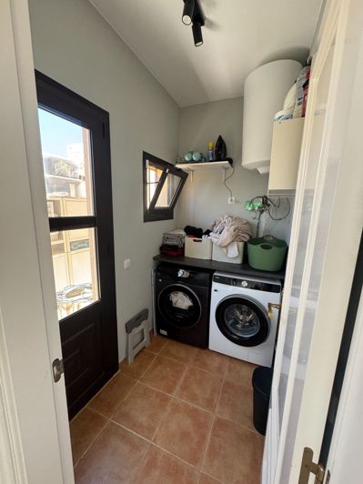 Image No.28-3 Bed Property for sale