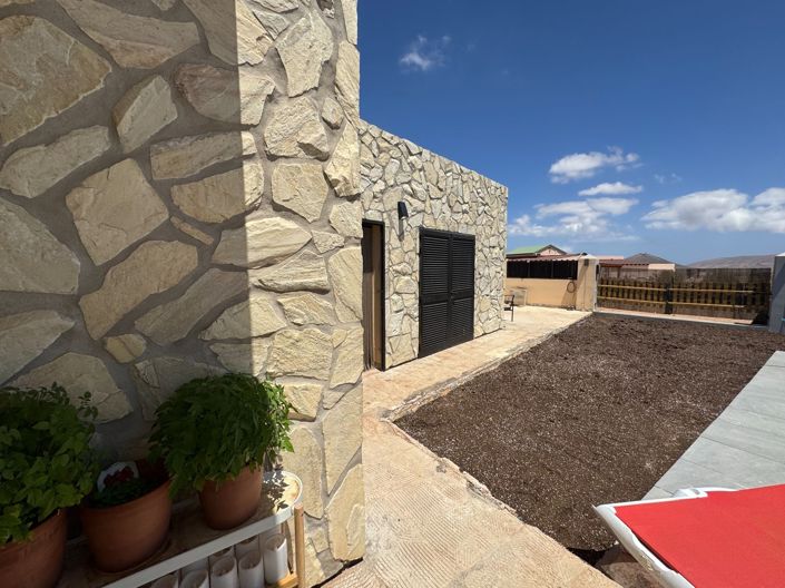 Image No.33-3 Bed Property for sale