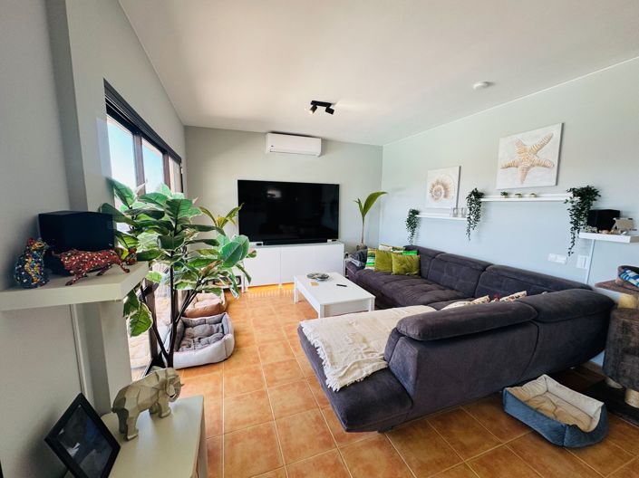 Image No.8-3 Bed Property for sale