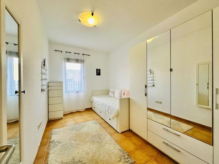 Image No.22-3 Bed Property for sale