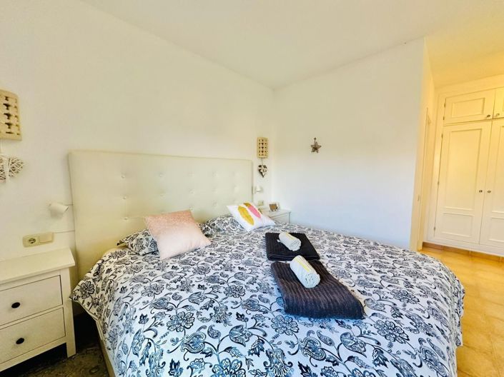 Image No.23-3 Bed Property for sale