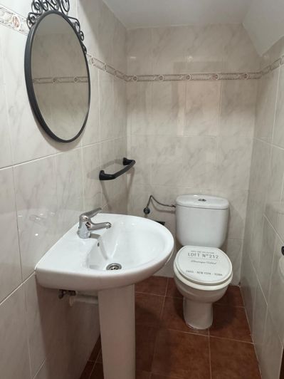 Image No.10-3 Bed Property for sale