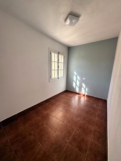 Image No.14-3 Bed Property for sale