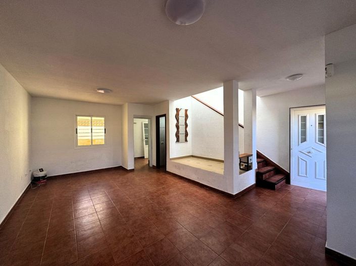 Image No.3-3 Bed Property for sale