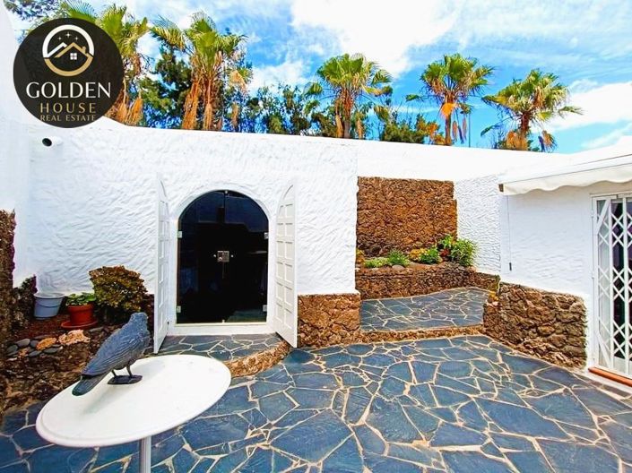 Image No.17-5 Bed Property for sale