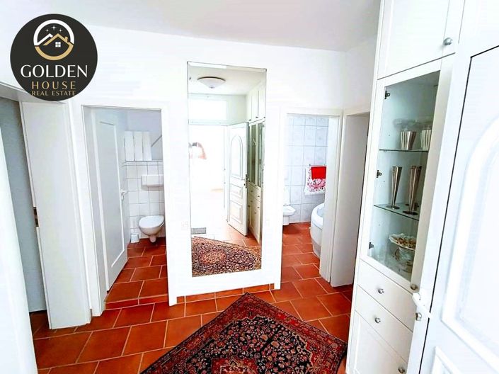 Image No.33-5 Bed Property for sale