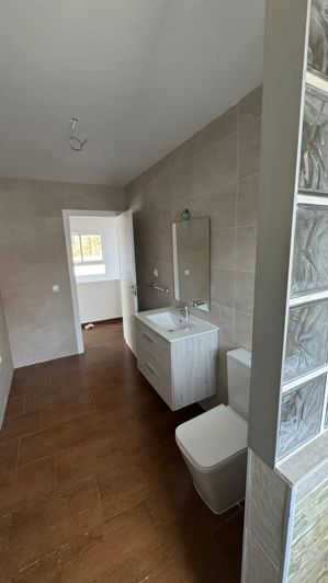 Image No.12-3 Bed Property for sale