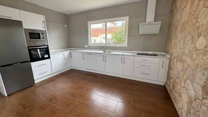 Image No.2-3 Bed Property for sale