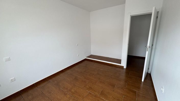 Image No.22-3 Bed Property for sale