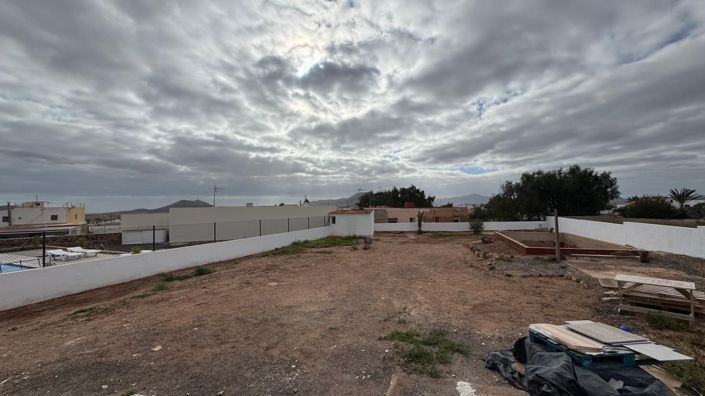 Image No.26-3 Bed Property for sale