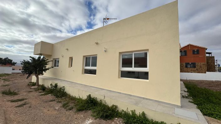 Image No.27-3 Bed Property for sale