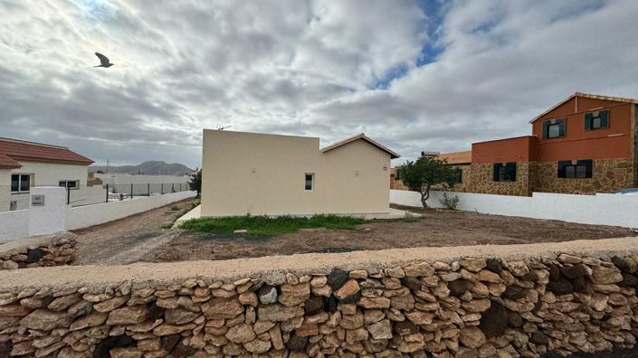 Image No.28-3 Bed Property for sale