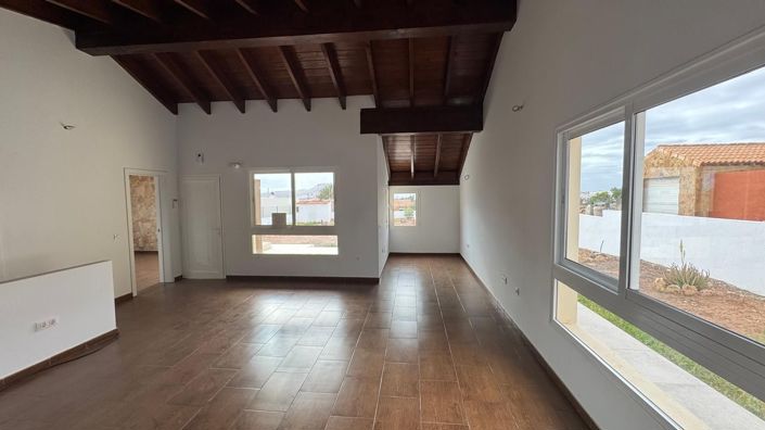 Image No.6-3 Bed Property for sale