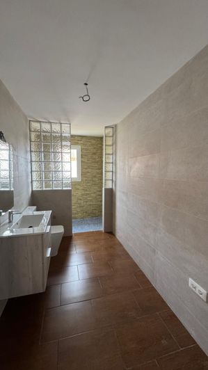 Image No.8-3 Bed Property for sale