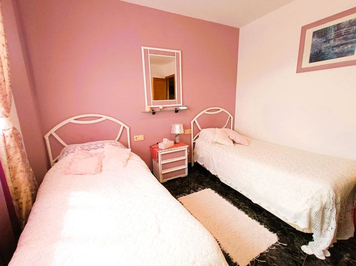 Image No.14-3 Bed Property for sale