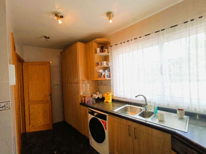 Image No.8-3 Bed Property for sale