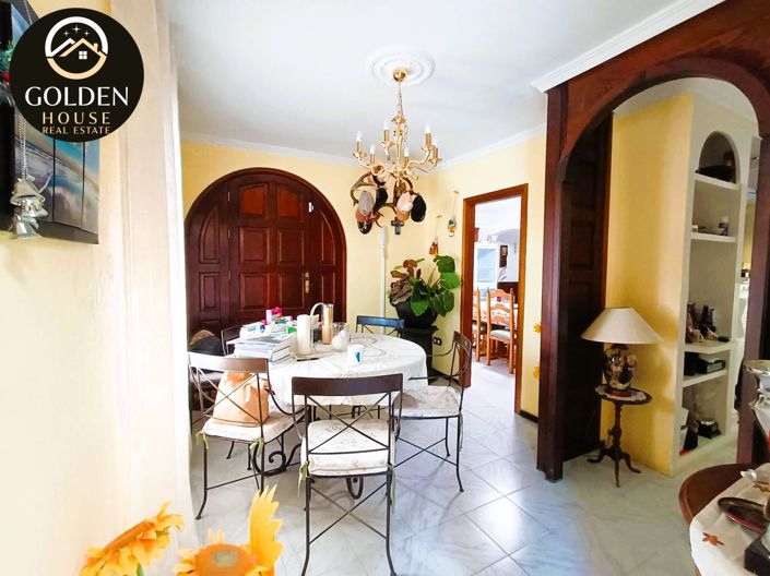 Image No.10-3 Bed Property for sale