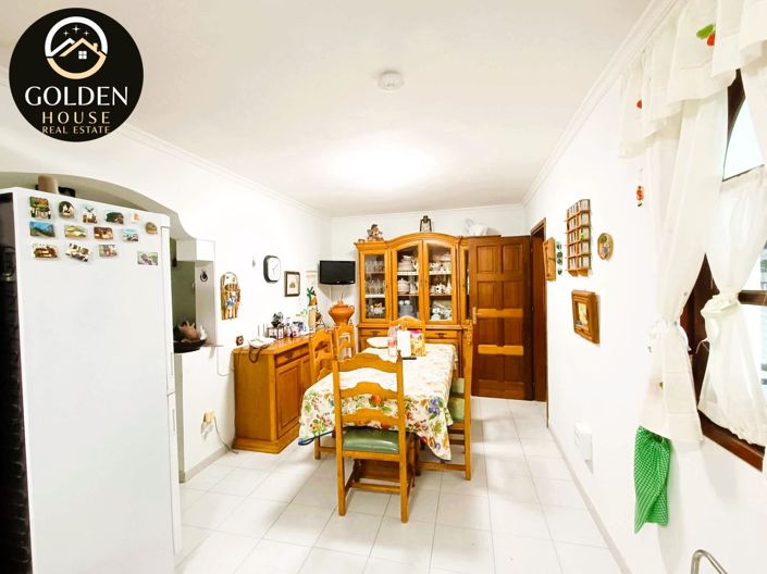 Image No.11-3 Bed Property for sale