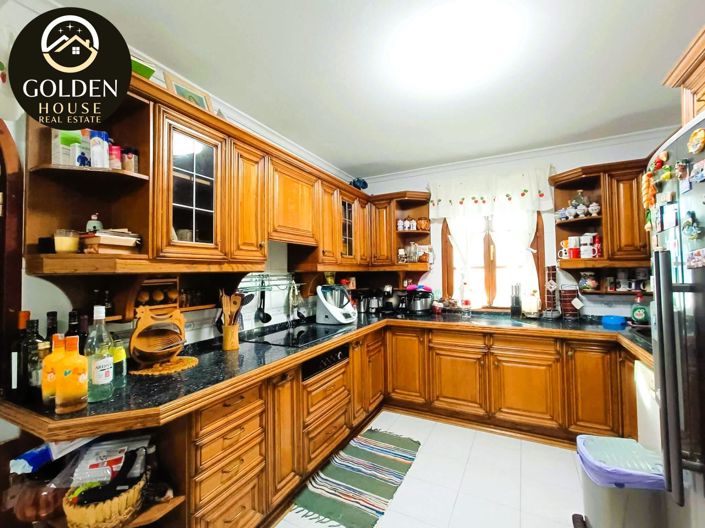 Image No.13-3 Bed Property for sale