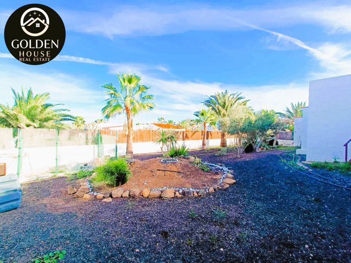 Image No.17-3 Bed Property for sale