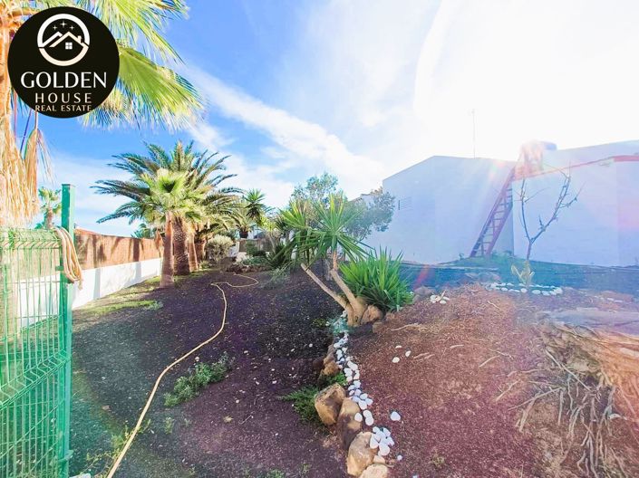 Image No.18-3 Bed Property for sale