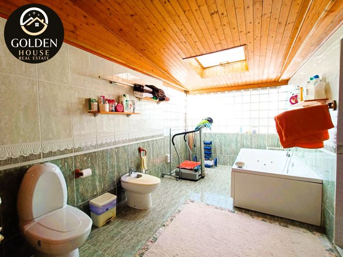 Image No.30-3 Bed Property for sale