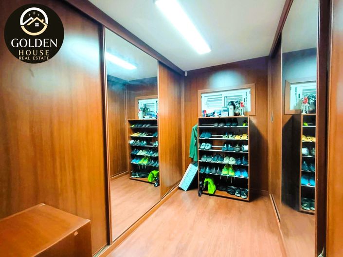 Image No.32-3 Bed Property for sale