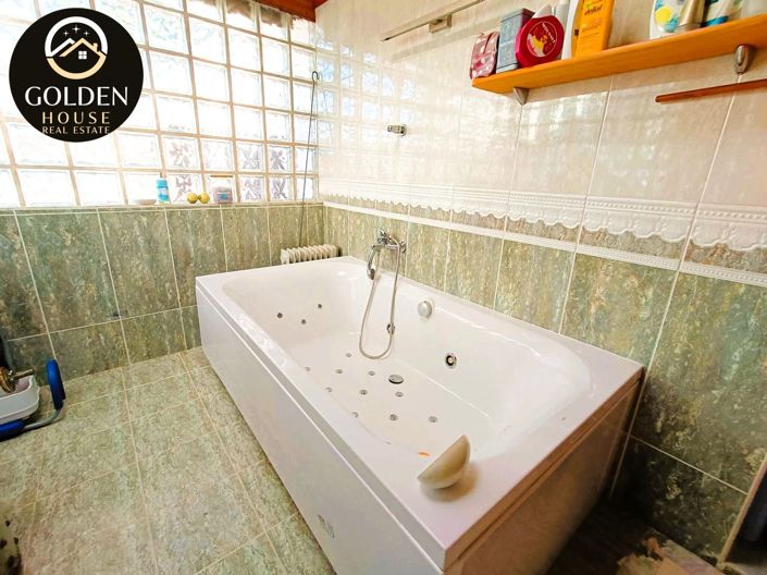 Image No.39-3 Bed Property for sale