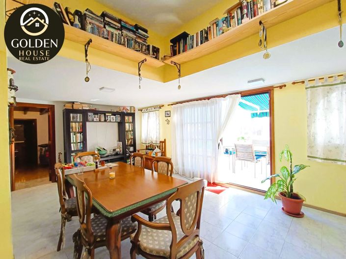 Image No.5-3 Bed Property for sale