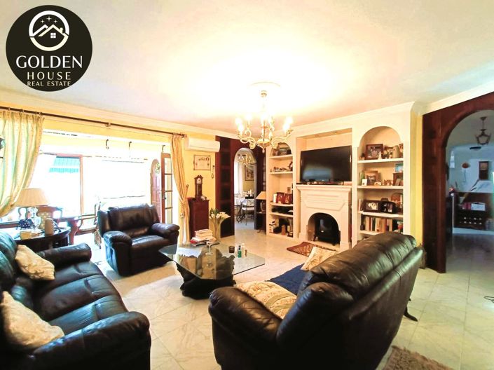 Image No.9-3 Bed Property for sale