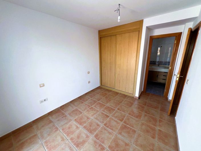 Image No.15-3 Bed Property for sale